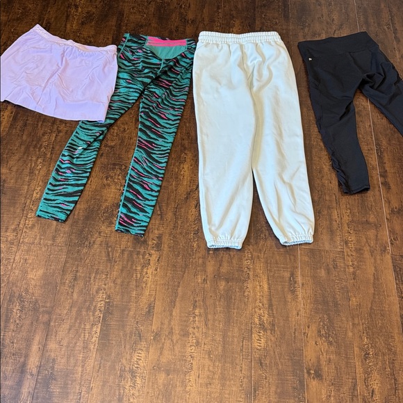 Fabletics bundle - Picture 3 of 12